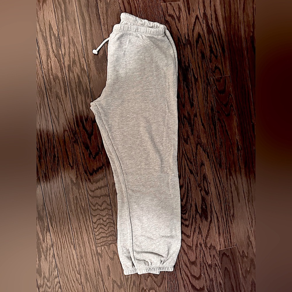 Perfect White Tee Johhny Sweatpants Size M